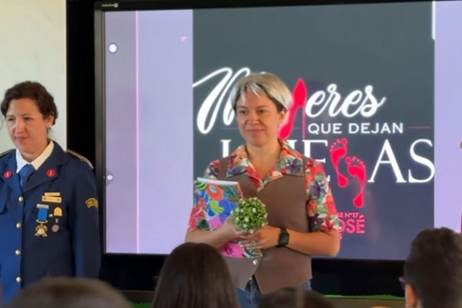MUJERES QUE DEJAN HUELLAS
