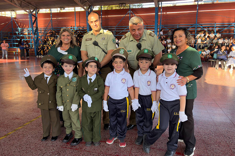 HOMENAJE A CARABINEROS DE CHILE EN SU DÍA