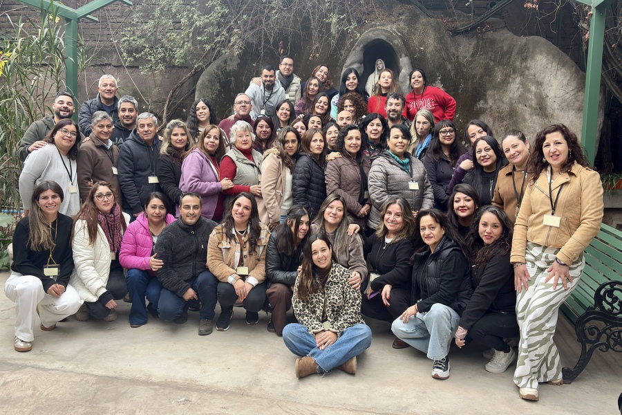 "Reencontrándonos: El valor del camino": Funcionarios de la Escuela San José vivieron una profunda jornada de reflexión al cierre del primer trimestre