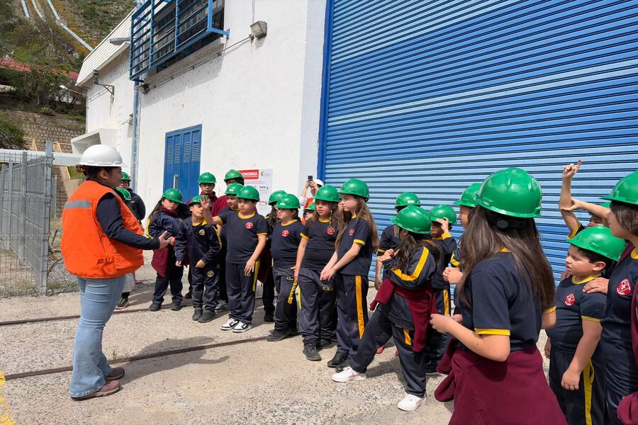 Taller de Ciencias Explora la Central Hidroeléctrica Los Quilos